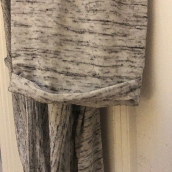 Jessica Simpson Maternity Nursing top - Picture 4 of 5